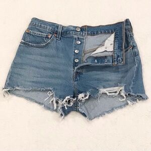 Levi’s 501 W30 (US 10/11) Denim Shorts High Rise Women’s Distressed 56327-0251